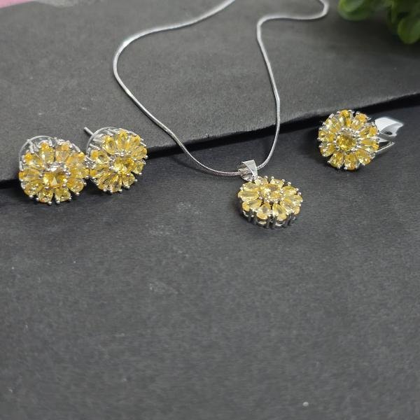 Yellow sapphire pendant set 💛