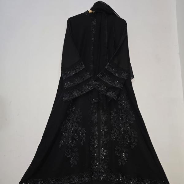 Black abaya.