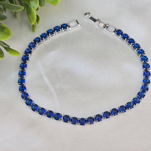 Cutie square bracelet